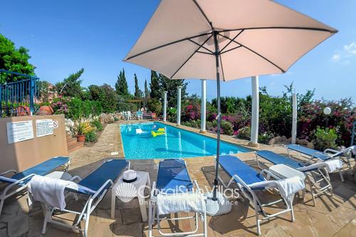 Wonderful quiet area,Complete Privacy,Large Pool, Colorful Garden, jacuzzi/Sauna Peyia