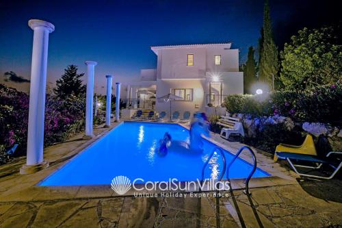 Wonderful quiet area, Completely Privacy, Large Private Pool, Colourful Garden, Peyia (Foto 8)