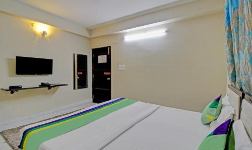 FabHotel Ashraya Inn