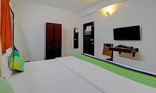 FabHotel Ashraya Inn