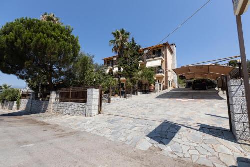 Amfitrion in 馬夫羅禾尼 (基特伊奧)