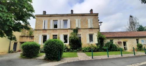 Accommodation in Mauroux