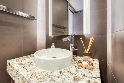 Palm Jumeirah Luxury Apartments by Propr - image 11