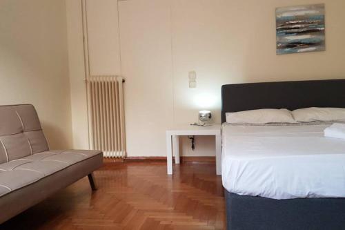 Blue Apartment - Athens Center 4 BD 2 BATH - image 10