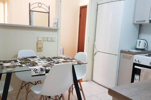 Blue Apartment - Athens Center 4 BD 2 BATH - image 11