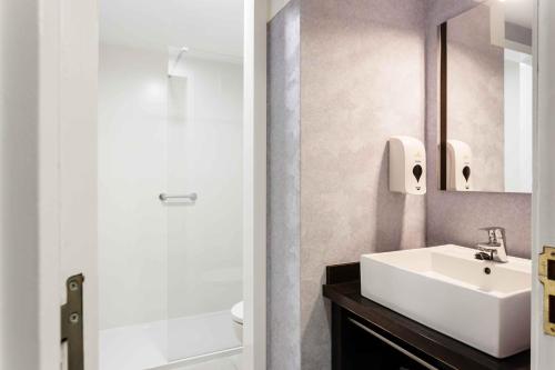 Hotel Oroel - image 14