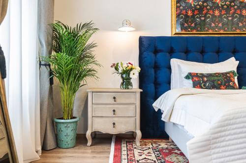 Nikolas Haus Premium Historic Center Stay & Free Parking 5