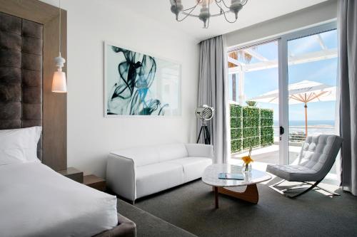 The Marly Ideally located in the Camps Bay area, The Marly promises a relaxing and wonderful visit. Both business travelers and tourists can enjoy the propertys facilities and services. Service-minded staff wi
