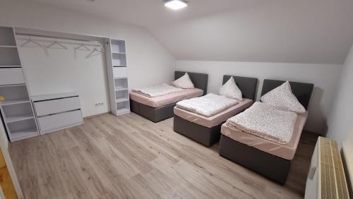 Pension-Maulburg – Maulburg, TX