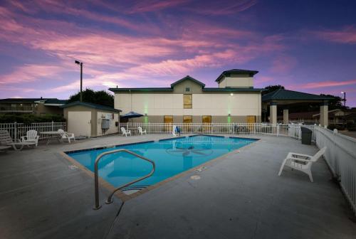 Quality Inn Jacksonville near Little Rock Air Force Base - image 12