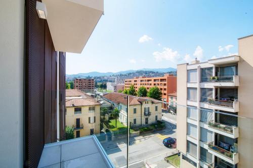 Flat Iron Apartments by Quokka 360 - Stylish Urban Stay 5 Minutes from Lugano Centre – khách sạn tại trung tâm thành phố Lugano
