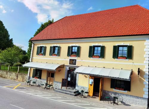 Hiša Wambrechtsamer - House Wambrechtsamer - Accommodation - Planina pri Sevnici