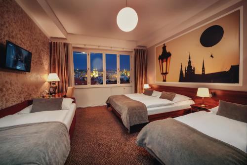 room detail thumbnail 1