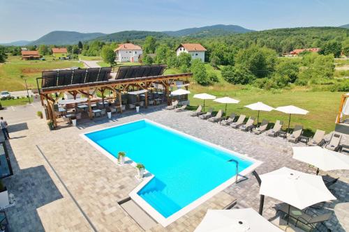  16 Lakes Guesthouse, Pension in Grabovac