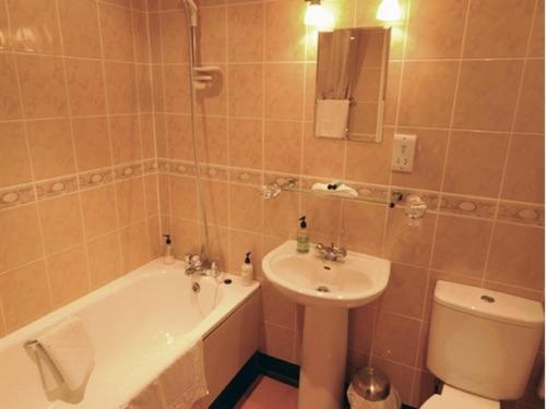 Hussar Inn - image 6