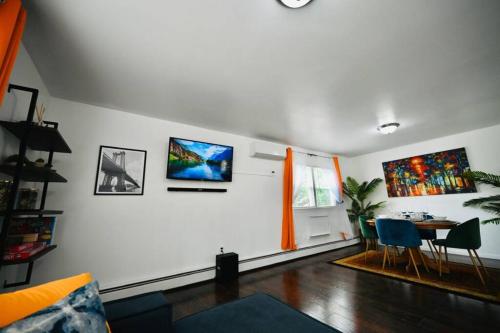 Bright & cozy * 2nd Floor Apartment*. Close to NYC in Bloomfield, USA