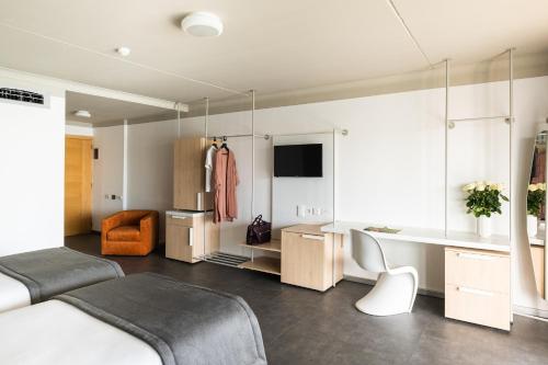 Cavalieri Art Hotel, San Giljan