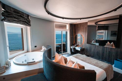 Superior Suite with Hot Tub and Sea View