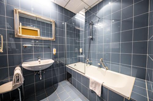 Fürdőszoba, Hubertushof Self-Check-In in Zeltweg