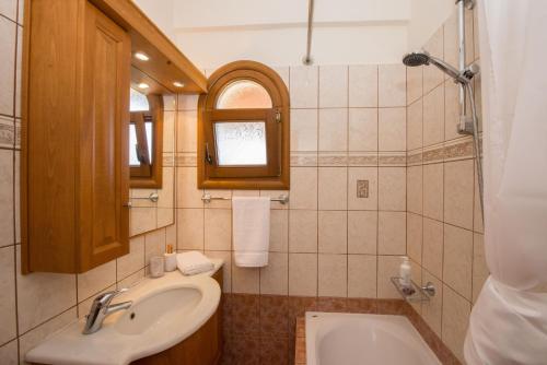 Makris Villa in Arillas Corfu