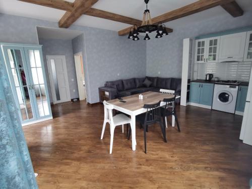 Abbasov's guest house-In Lahij in Lahich