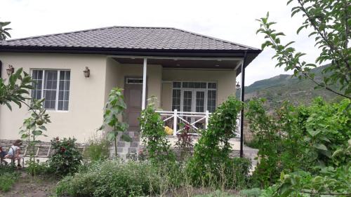 Abbasov's guest house-In Lahij