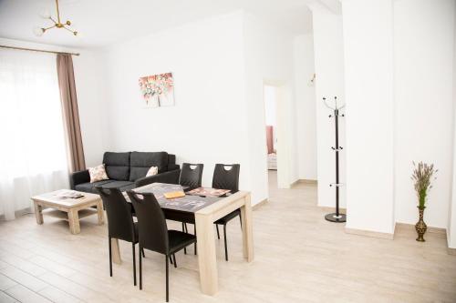 Central 10, Oradea