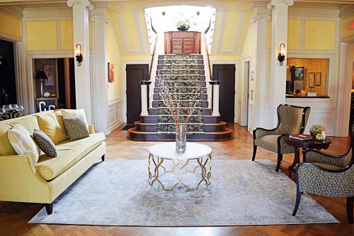 ล็อบบี้, เจเอช อดัมส์ อินน์, เทรดมาร์ก คอลเล็กชั่น บาย วินด์แฮม (JH Adams Inn, Trademark Collection by Wyndham) in ไฮน์พอยต์ (NC)