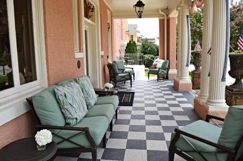 ทางเข้า, เจเอช อดัมส์ อินน์, เทรดมาร์ก คอลเล็กชั่น บาย วินด์แฮม (JH Adams Inn, Trademark Collection by Wyndham) in ไฮน์พอยต์ (NC)