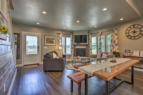 Sierra Sunset Inn - 3 Miles to Placerville! in Folsom