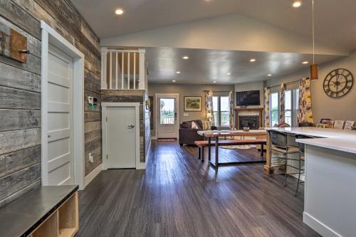 Sierra Sunset Inn - 3 Miles to Placerville! in Folsom