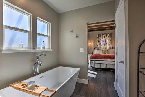 Sierra Sunset Inn - 3 Miles to Placerville! in Folsom