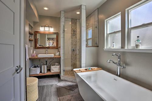 Sierra Sunset Inn - 3 Miles to Placerville! in Folsom