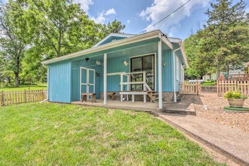Cheerful Camdenton Cottage Steps to Lake! - image 11