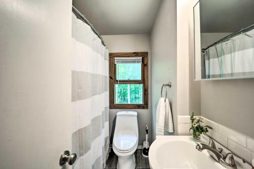 Vilas Creekside Treetop Cabin with Views! - image 10