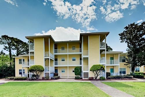 Pointe of View - Pool Gym & Walkable Locale condo - image 10