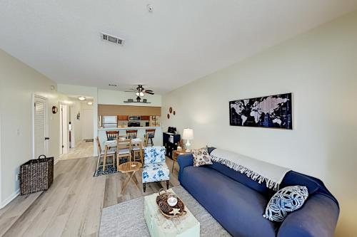 Pointe of View - Pool Gym & Walkable Locale condo - image 12