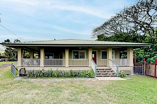 Remodelled Hideaway - Ocean Views - Walk to Dining home - image 2