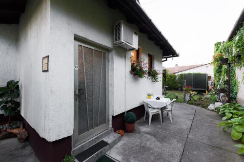 Lausev Garden in Novi Grad