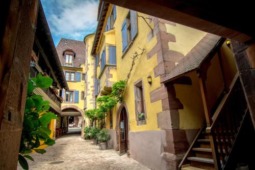 Hôtel De La Couronne - Hôtel - Riquewihr