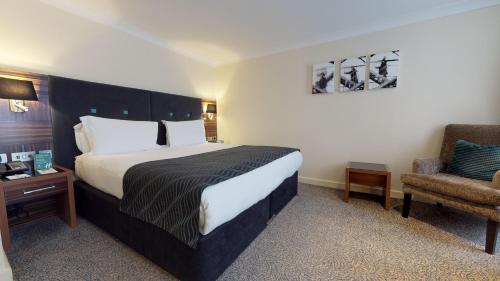 311303279 Holiday Inn London Kensington High St., an IHG Hotel