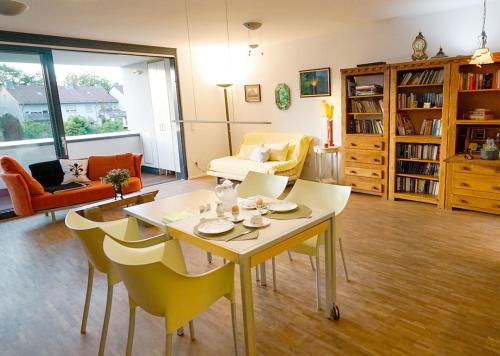 Mit Aufzug in die Ferienwohnung Zum Ritter und mit in der Nahe von Koln Stil ubernachten 5.0km von Fliesteden entfernt