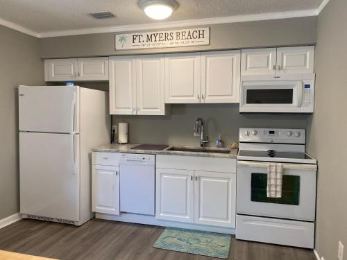 147 Miramar Upstairs - image 3