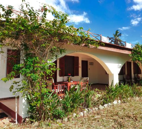 FLAME TREE COTTAGES