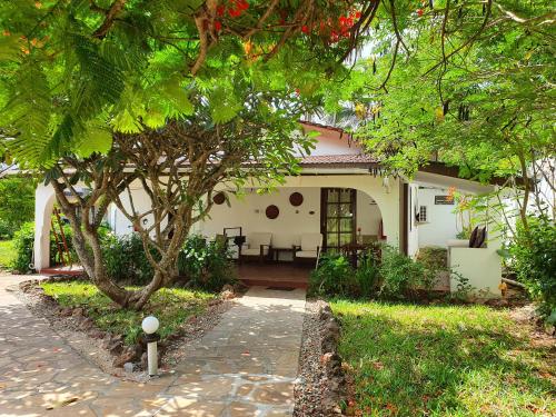 Flame Tree Cottages