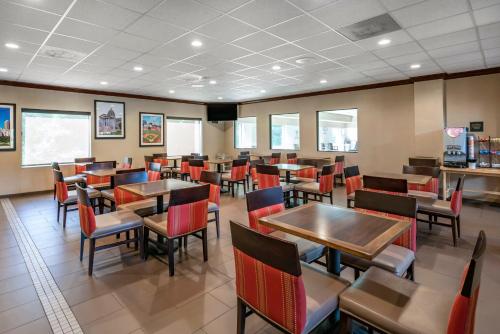 ห้องอาหาร, Comfort Inn & Suites St. Louis-O'Fallon in โอ ฟอลลอน (MO)