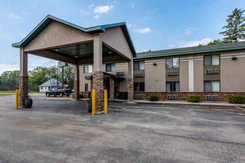 Quality Inn & Suites Marinette