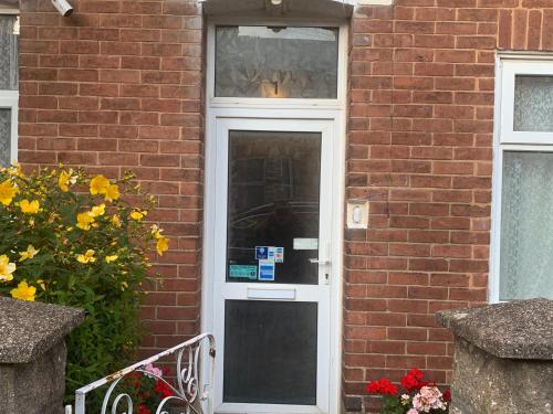 St Anne's Road Guest House - image 8