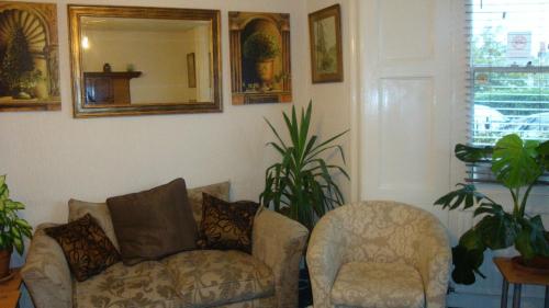 Spencer Court - image 4