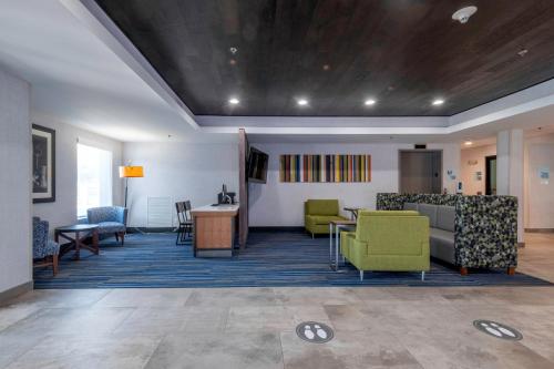 Holiday Inn Express Hotel & Suites Petersburg/Dinwiddie